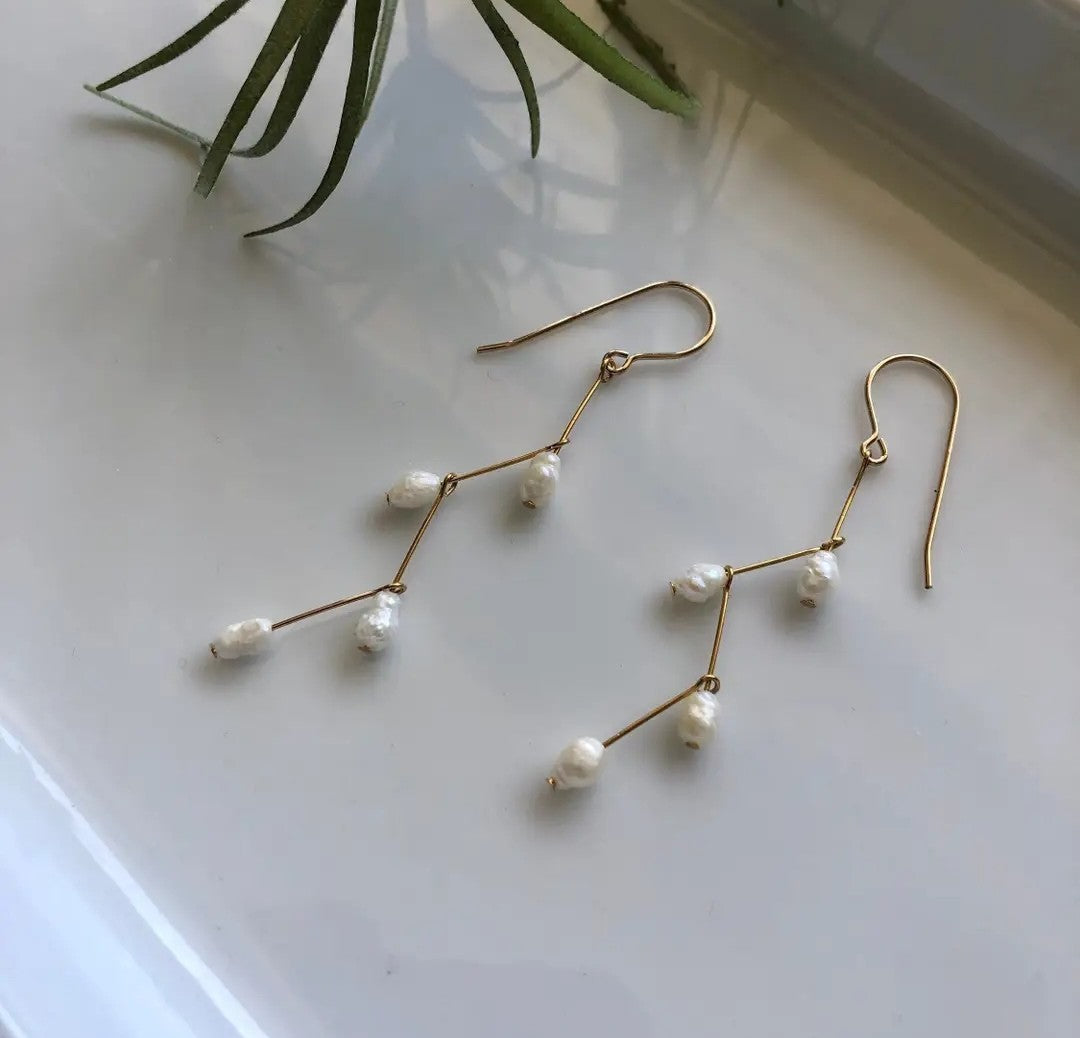 Zig Zag Pearl Earrings