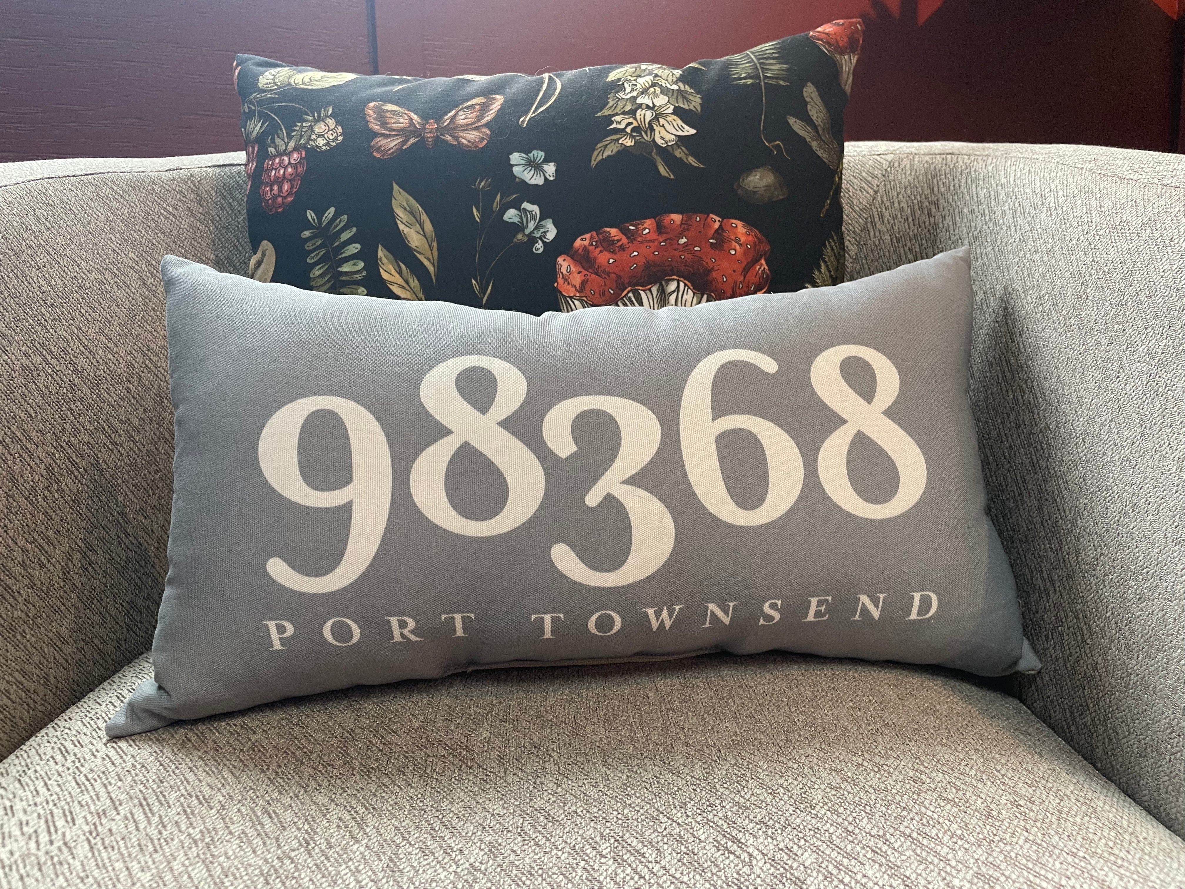 98368 Handcrafted Pillow