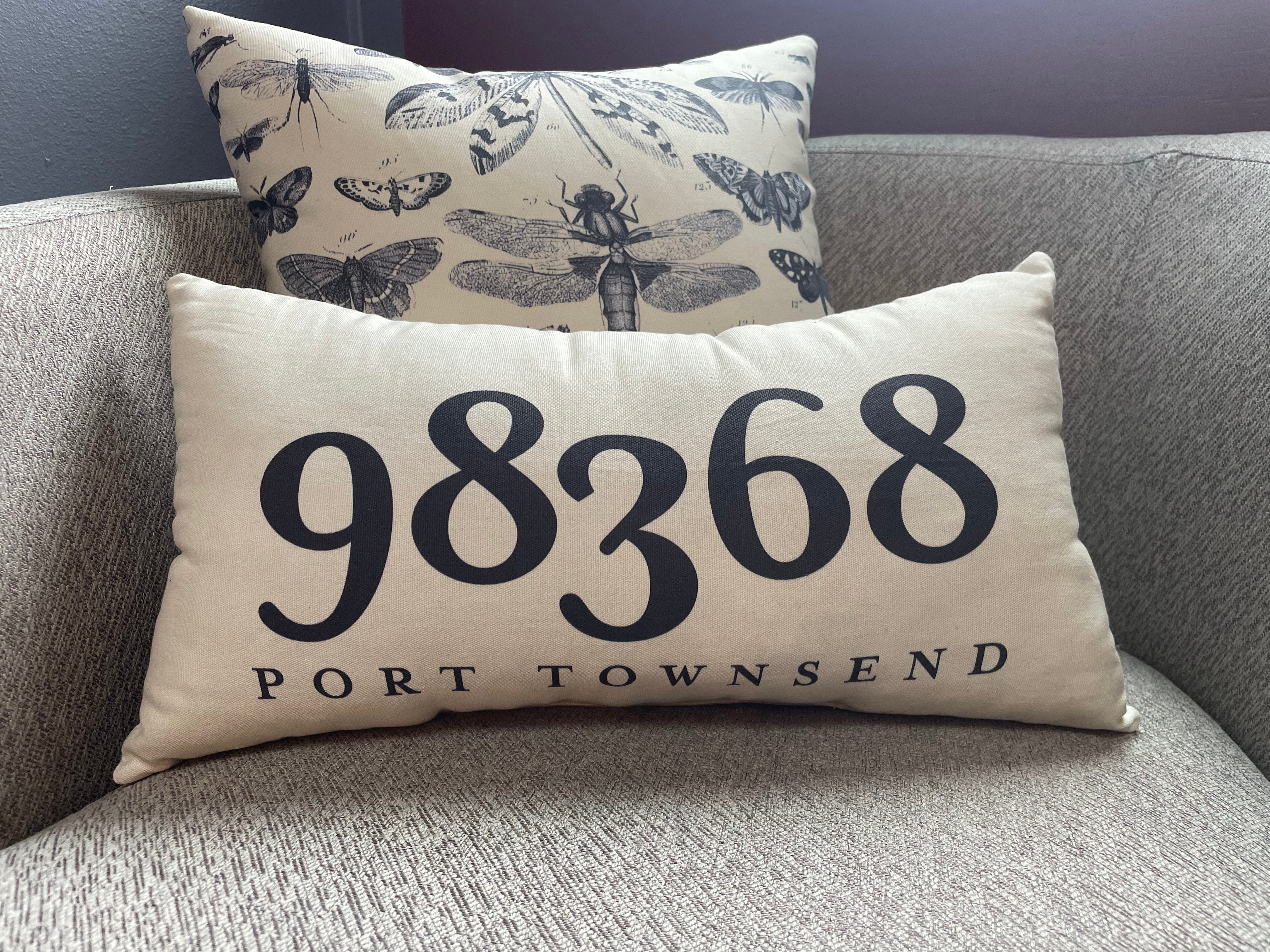 98368 Handcrafted Pillow